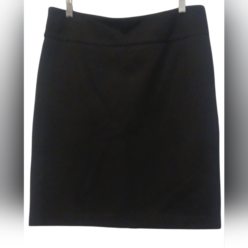 Isaac Mizrahi -NWOT,  High Waisted Black Skirt , Large, W/ Stretch, Slit In Back - Picture 3 of 10
